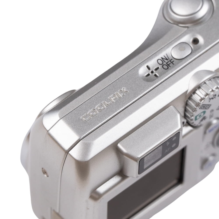 Nikon 2200 12.jpg
