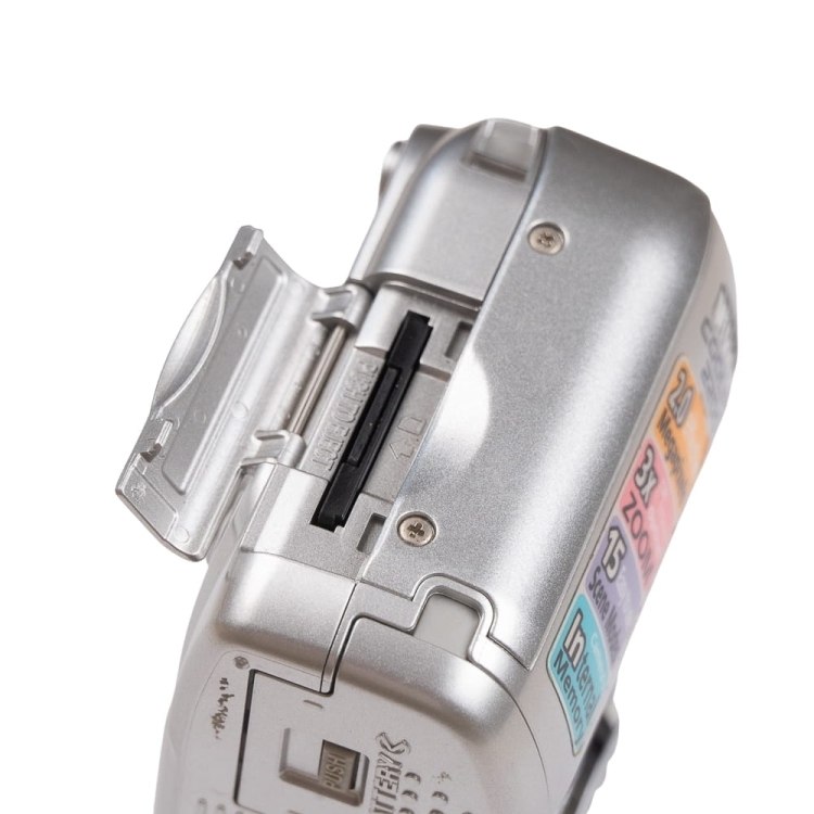 Nikon 2200 16.jpg