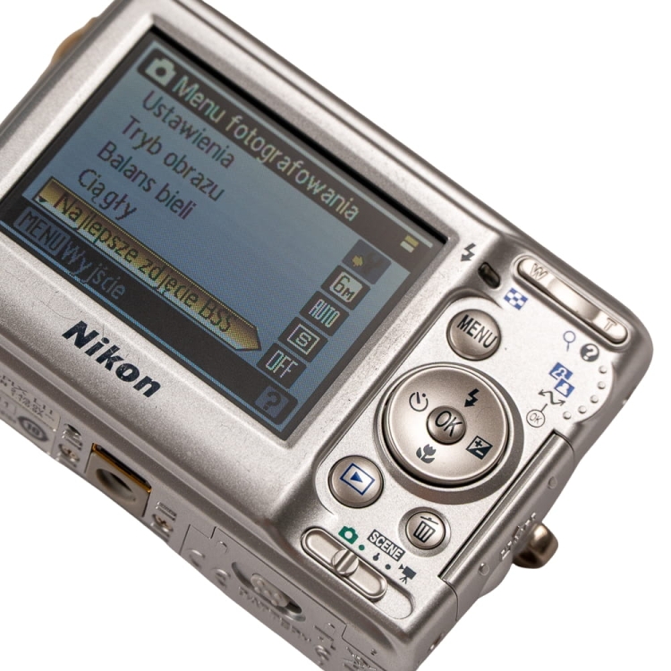 nikon L11 8.jpg