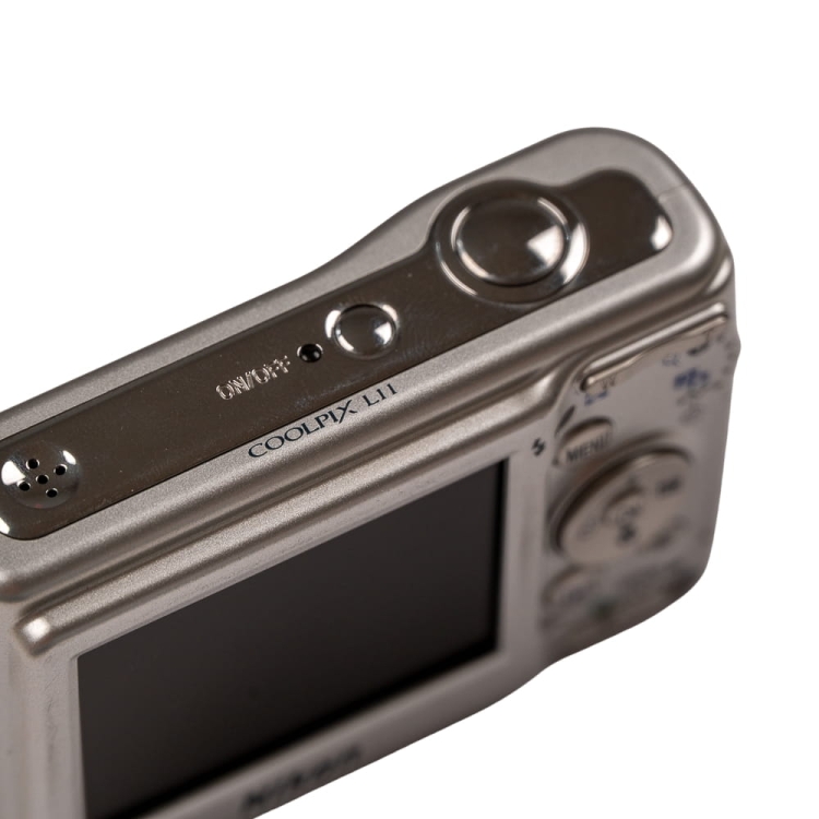nikon L11 10.jpg