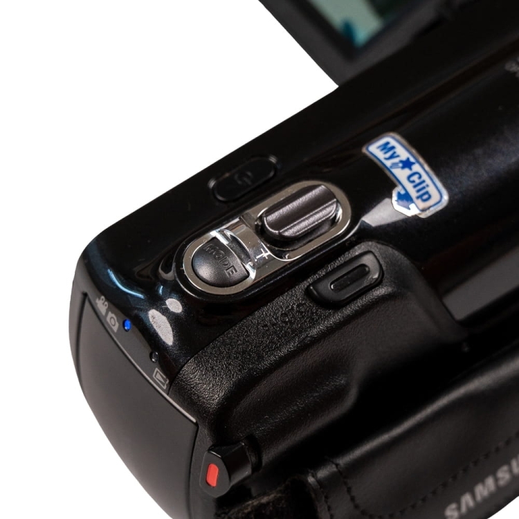 Samsung HMX-F80 -11.jpg