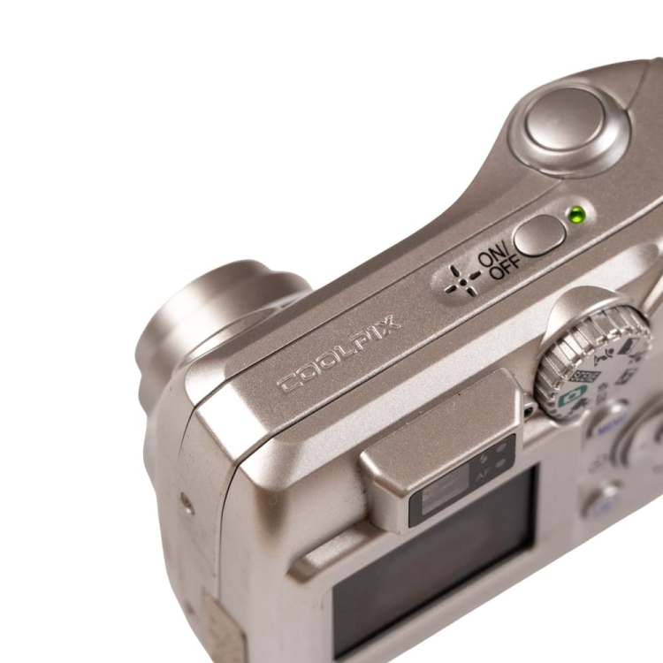 Nikon Coolpix 2200 -15.jpg