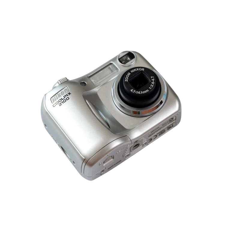 Nikon 2100 -6.jpg