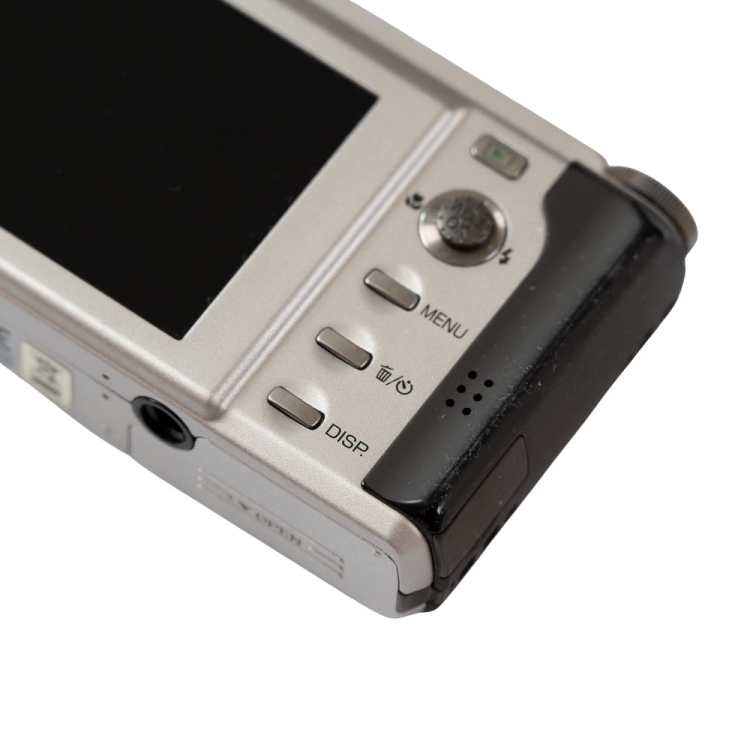 Ricoh R8 -13.jpg