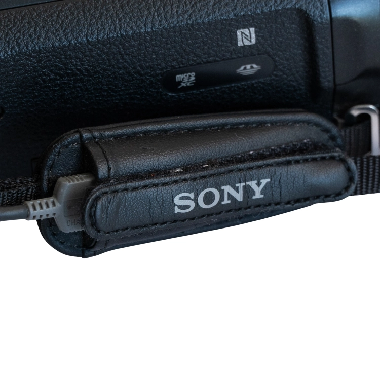 sony HDR-PJ620 -13.jpg