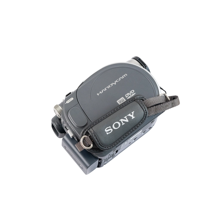 Sony DCR-DVD205E -4.jpg