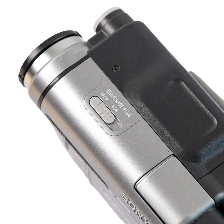 Sony DCR-TRV270E -12.jpg