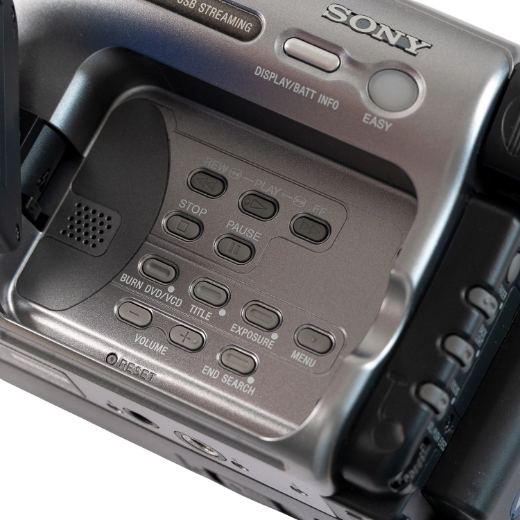Sony DCR-TRV270E -19.jpg