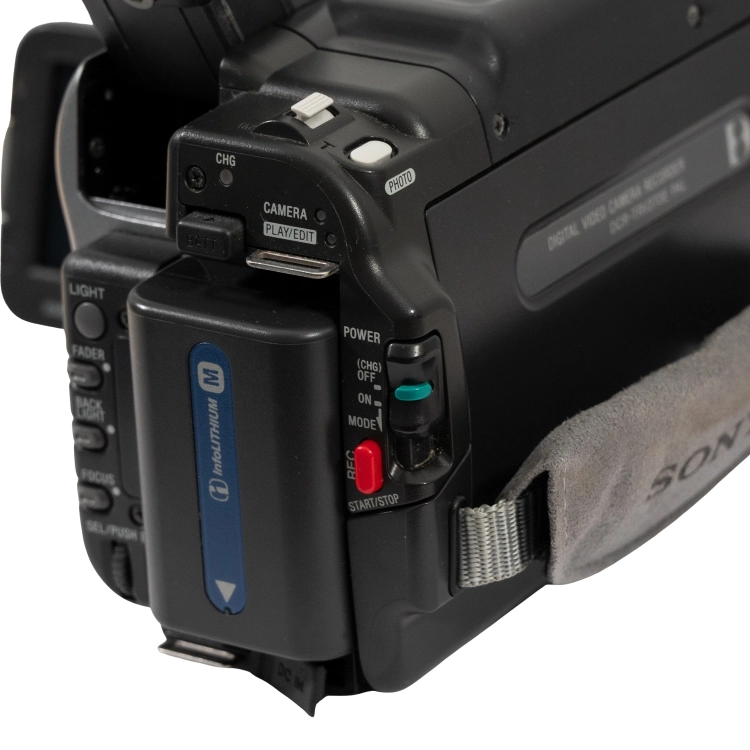 Sony DCR-TRV270E -12.jpg