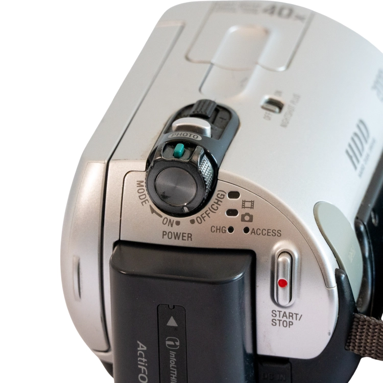 sony DCR-SR32 -11.jpg