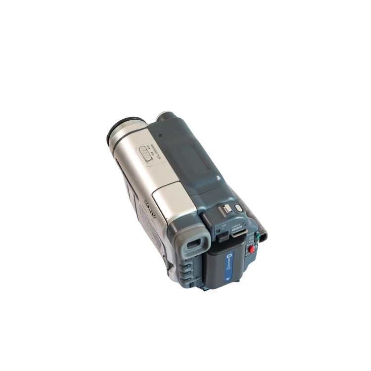 Sony DCR-TRV255E -3.jpg